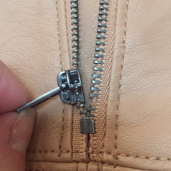 LAST CHANCE CLEARANCE F21 Faux Leather Nude Skirt - Picture 4 of 4